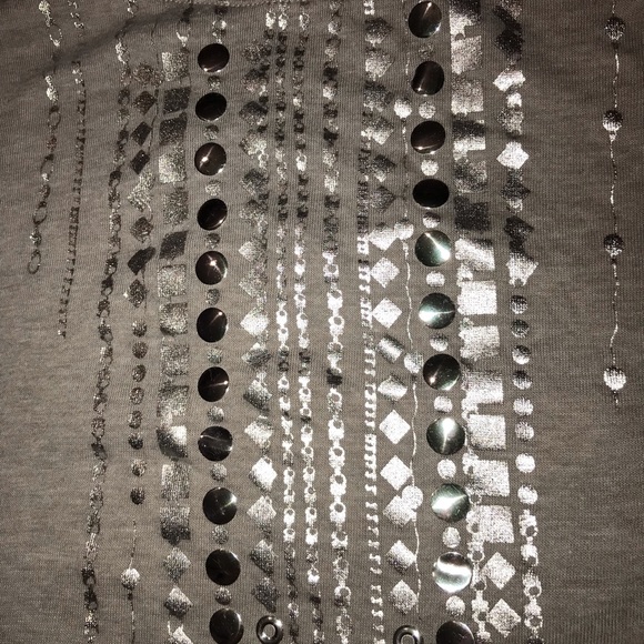 Gorgeous GAP Tank! 💋💋 - Picture 5 of 5